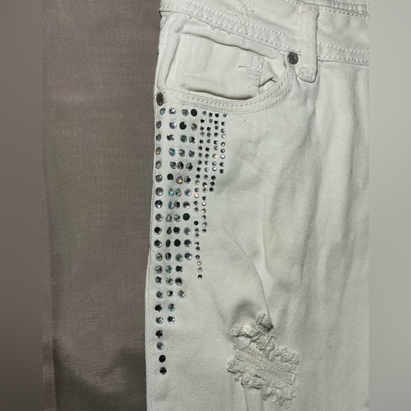 Almost Famous Y2k White Jeans - Picture 4 of 4